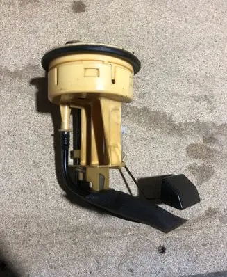 Toyota Corolla Verso AR10 Fuel level sensor 770100F010