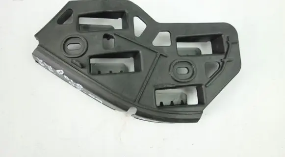 Volkswagen Polo IV 9N3 Front bumper mounting bracket 6Q0807184A