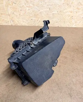 Volvo V50 Air filter box 