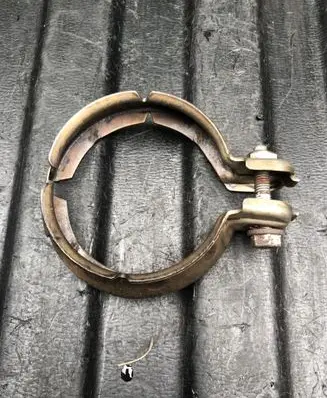 Mercedes-Benz E W213 Muffler pipe connector clamp A0009958902