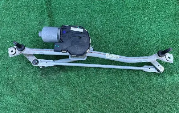 Audi A8 S8 D4 4H Front wiper linkage and motor 4H1955023F 20160519 3397021934