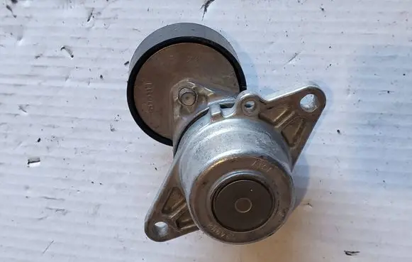 Opel Grandland X Alternator belt tensioner pulley 9636041080