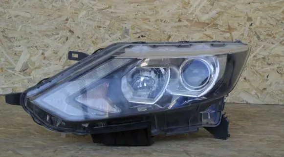 Nissan Qashqai Headlight/headlamp