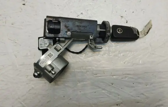 Opel Astra J Ignition lock