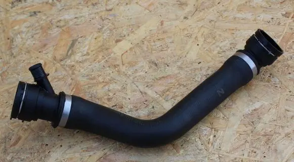 BMW 5 E60 E61 Engine coolant pipe/hose 7789722