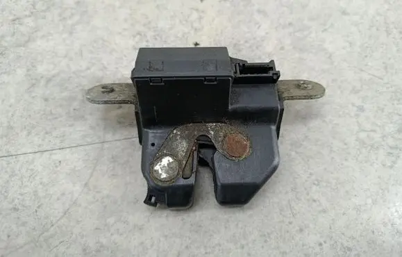 Fiat Grande Punto Tailgate lock latch 55701971