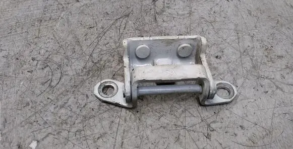 Nissan Qashqai Rear door upper hinge