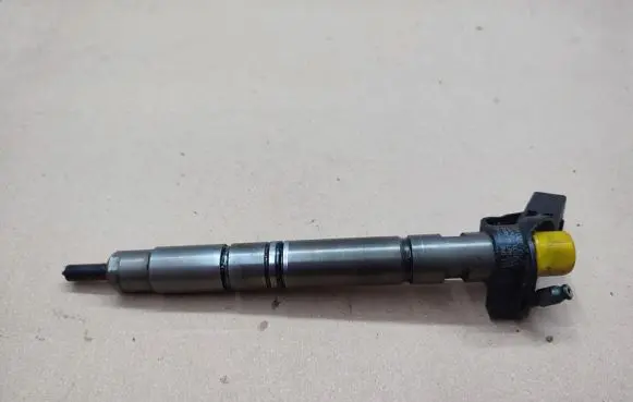 Audi A6 S6 C7 4G Fuel injector 0445116040