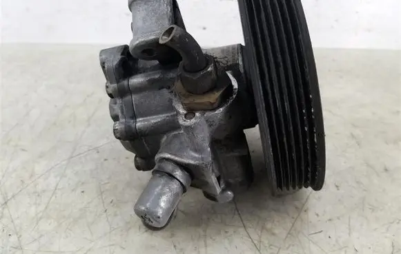 Mercedes-Benz C AMG W203 Power steering pump A0024669401