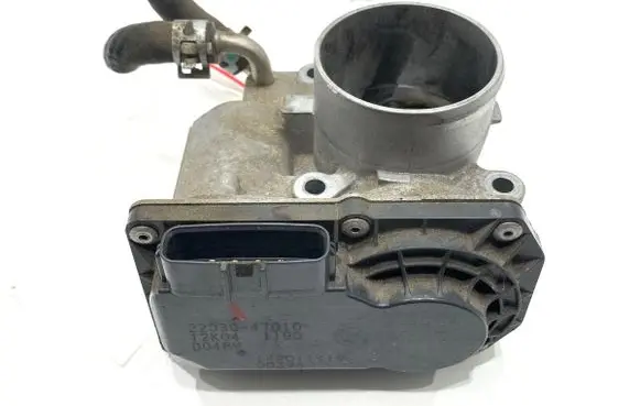 Toyota Yaris Engine shut-off valve 2203047010