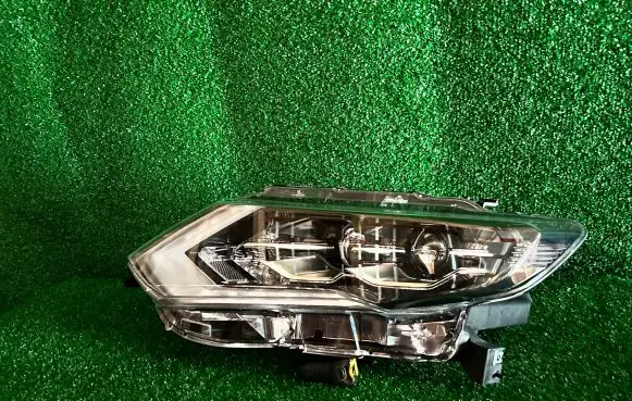 Nissan X-Trail T32 Headlight/headlamp