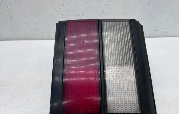 Volkswagen PASSAT B3 Tailgate rear/tail lights 333945108