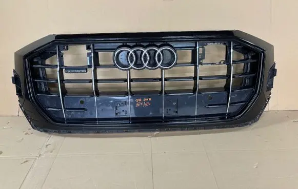 Audi Q8 Front grill 4M8853651AR 4M8853651
