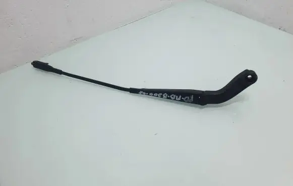 Mercedes-Benz B W245 Front wiper blade arm A1698200240