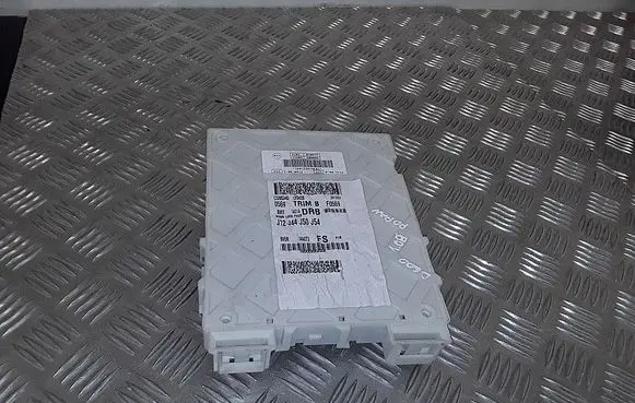 Ford Focus Fuse module bv6t14014