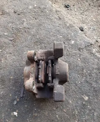 Opel Vectra B Rear brake caliper