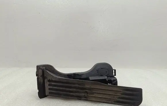 Volkswagen Golf V Accelerator throttle pedal 1K1721503P