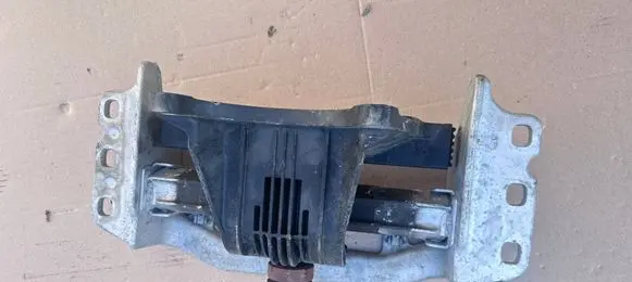 Mercedes-Benz C W206 Gearbox mounting bracket 782196154624 782196155318