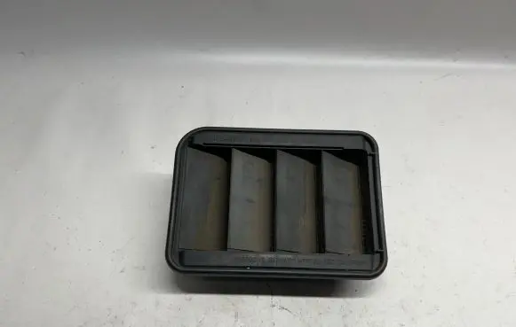BMW X1 F48 F49 Quarter panel pressure vent 9315933