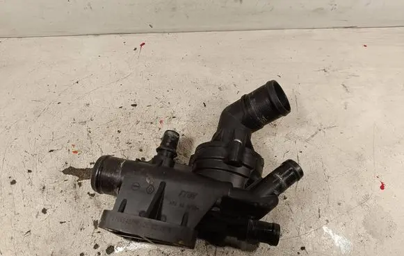 Nissan X-Trail T32 Thermostat/thermostat housing 110614599R