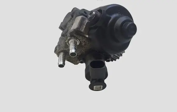 Seat Leon (1P) Fuel injection high pressure pump 0445010537 09070516