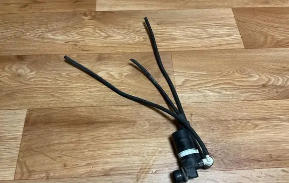 Windscreen/windshield washer pump