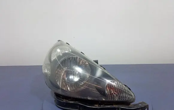 Honda Jazz Headlight/headlamp STANLEYP2187