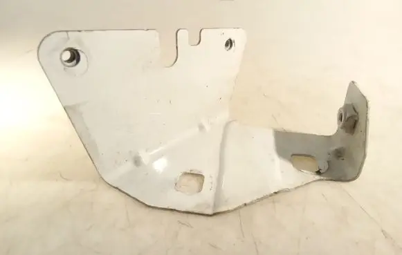 Renault Trafic III (X82) Fender mounting bracket 47903R