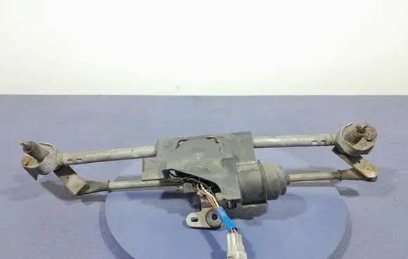 Suzuki Swift I Front wiper linkage and motor 