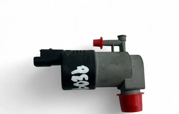 Renault Clio III Windscreen/windshield washer pump 031805