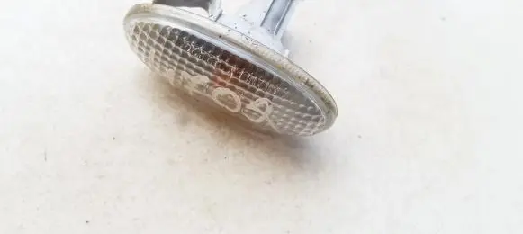Front fender indicator light