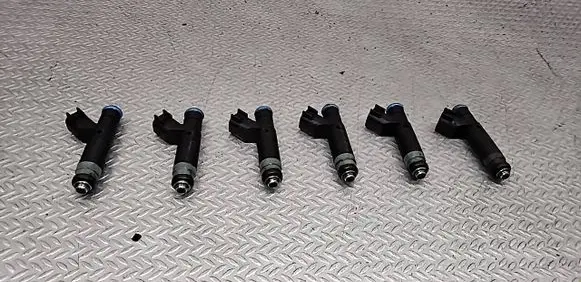 Chrysler Voyager Fuel injectors set 04861238AC 6180P06932