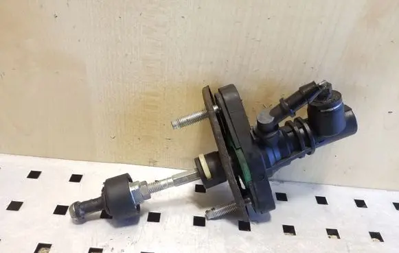Toyota Auris E180 Clutch master cylinder 3142002042