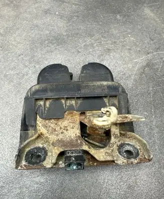Tailgate/trunk/boot lock/catch/latch