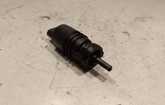 BMW X5 E70 Windscreen/windshield washer pump 6934160
