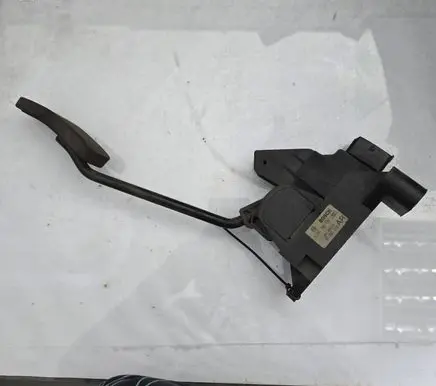 Opel Zafira A Accelerator throttle pedal 0281002299 90581216 28100013