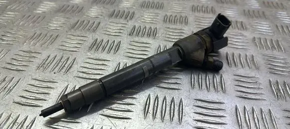 KIA Sportage Fuel injector 338002F300