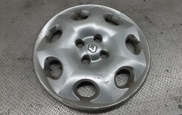Renault Megane II R15 wheel hub/cap/trim 7700435924