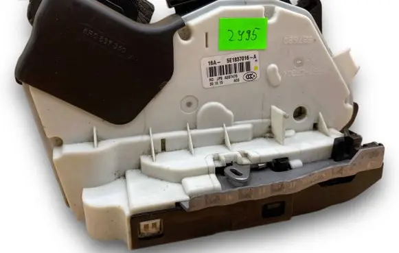 Volkswagen Polo IV 9N3 Central body control module A2995 527680