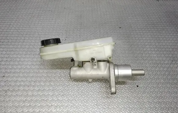 Mitsubishi Colt CZ3 Master brake cylinder 32067272D