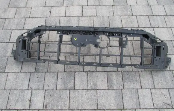 Audi Q8 Front bumper upper radiator grill 4M8807233A