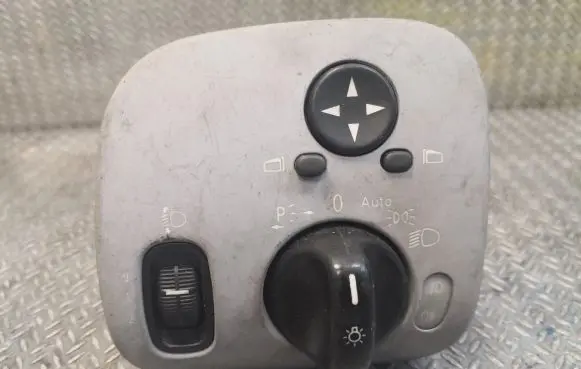 Mercedes-Benz C W203 Light switch 2035451404
