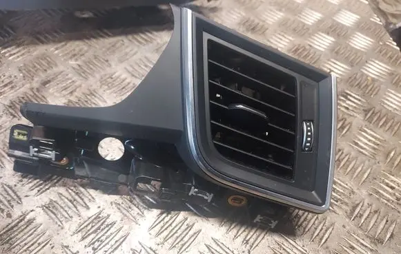 Audi Q5 SQ5 Dashboard side air vent grill/cover trim 80C820902A