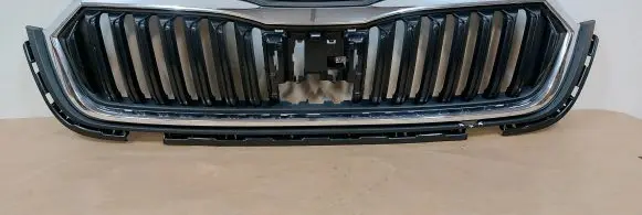 Skoda Octavia Mk4 Front bumper splitter molding 5E3853761