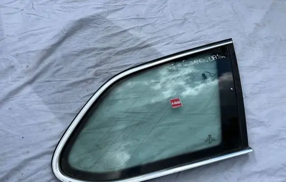 Volkswagen Golf VI Rear side window 1K9845298AL 43R004584