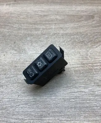 BMW 5 E34 Windscreen/window heater switch 1391767 03051010
