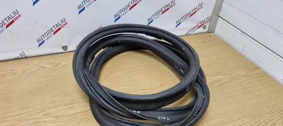 BMW 2 F46 Trunk rubber seal (body) 7474443