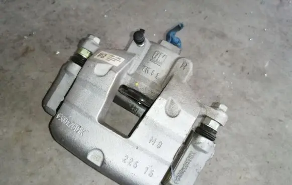 Opel Cascada Front brake caliper 42592103