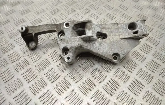 Citroen Berlingo Engine mounting bracket 9809714680