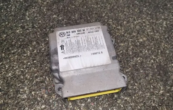 Skoda Octavia Mk2 (1Z) Airbag control unit/module 1K0909605M